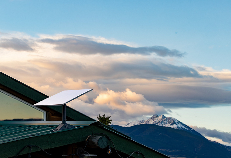 Спутники Starlink уходят от столкновений почти каждый час